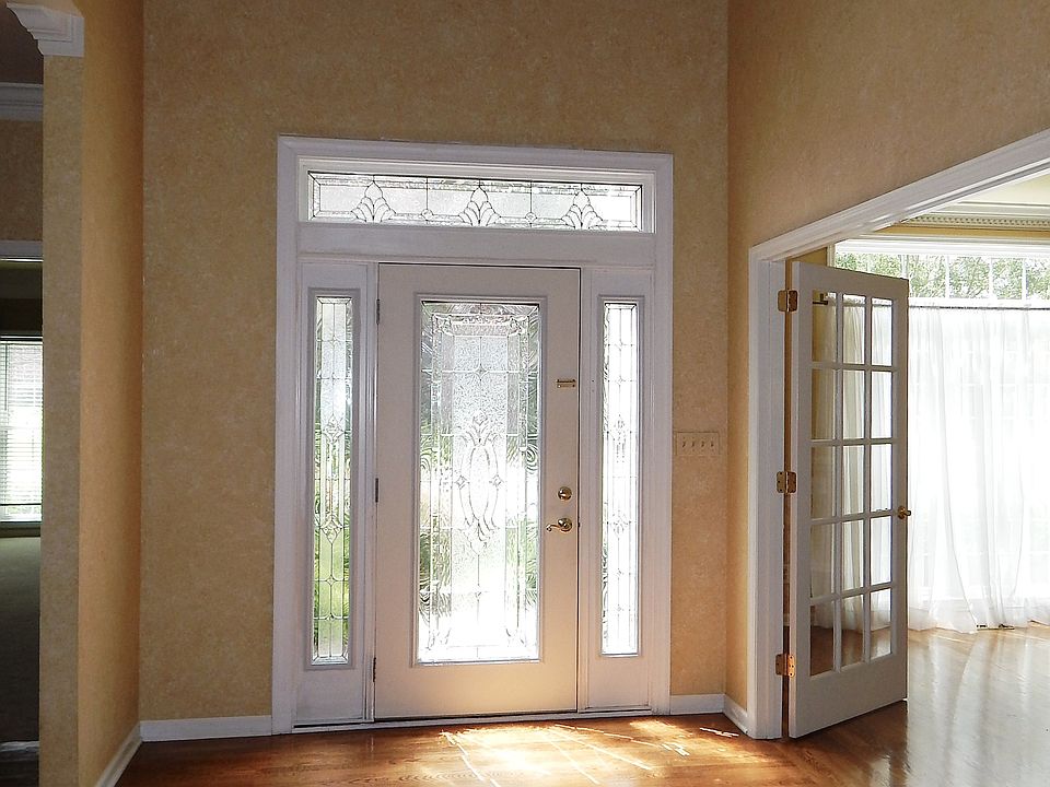 1st image of 405 Savannah Trace Dr