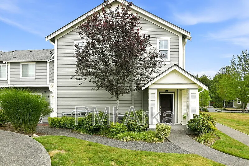 2 bed, 2.0 bath, 1101 sqft, $2,695 — Photo 2