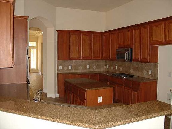4th image of 2124 Clear Lake Pl