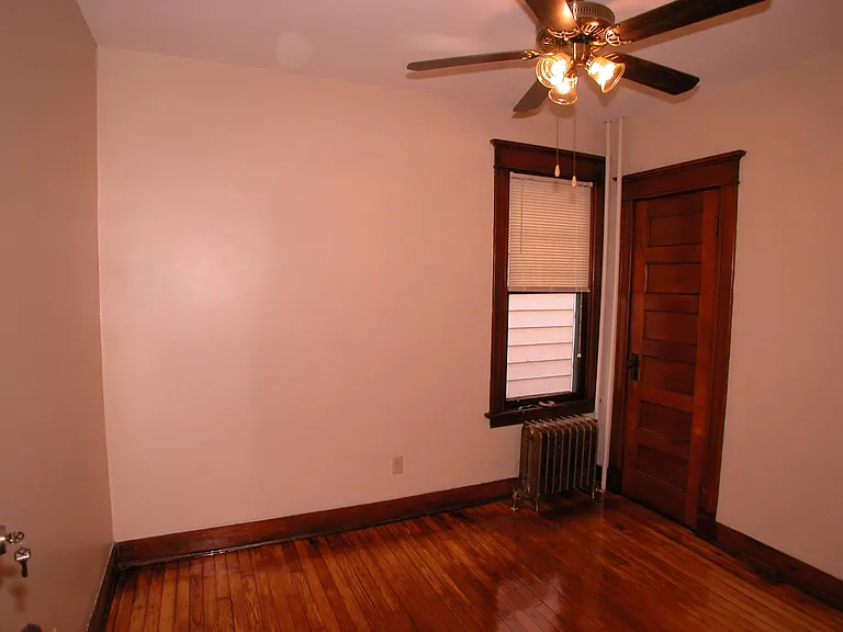 208 Ontario St #B — Photo 9