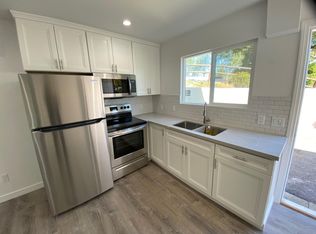 703 Windsor Ct #6, Vista, CA 92084