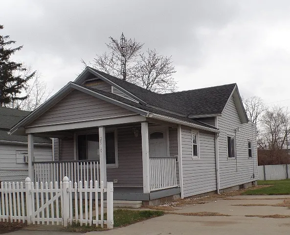 2550 Kress St photo 1