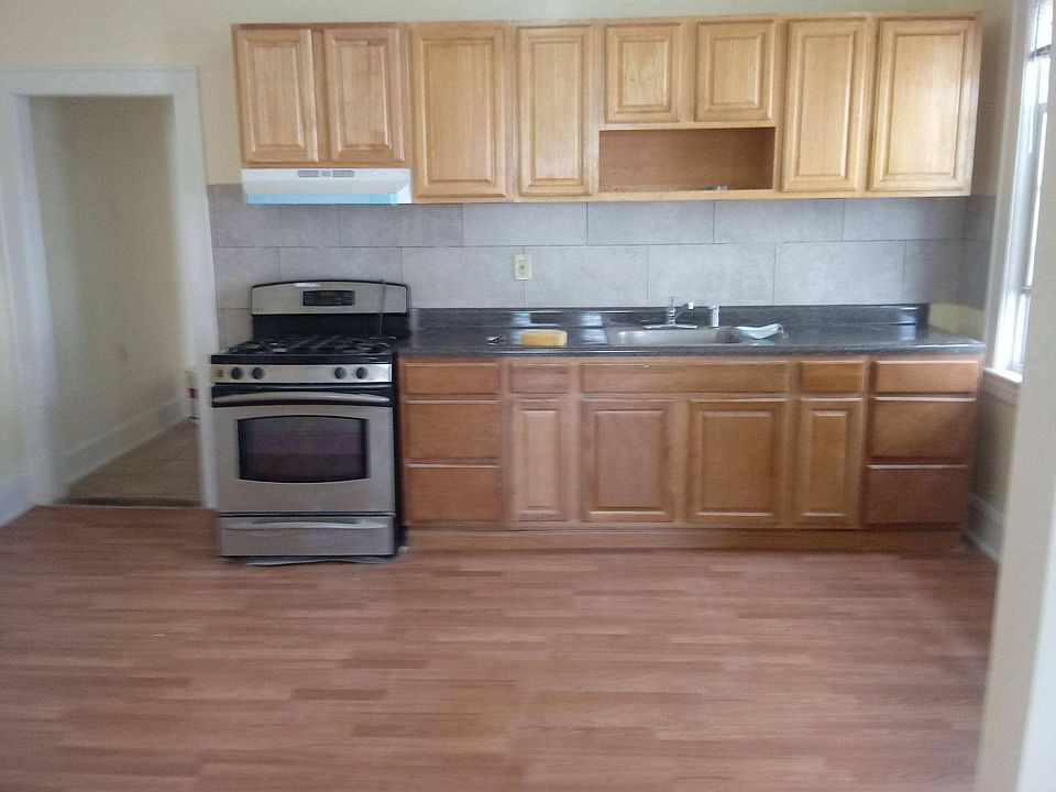2nd image of 202 S Stiles St APT 4