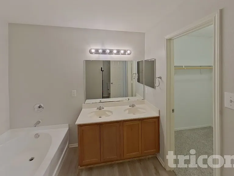 2749 Ingram Cir — Photo 10