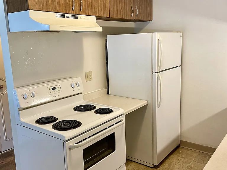 Hall Avenue Apartments — Photo 8