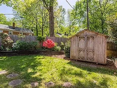 1409 Chelsea St — Photo 27