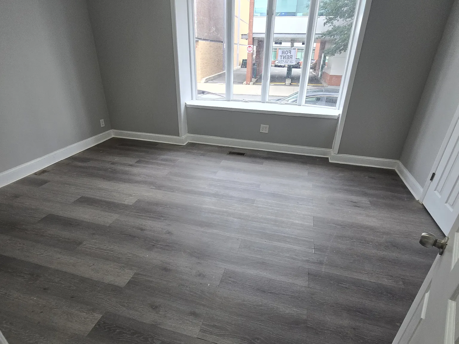3 bed, $2,350 — Photo 4