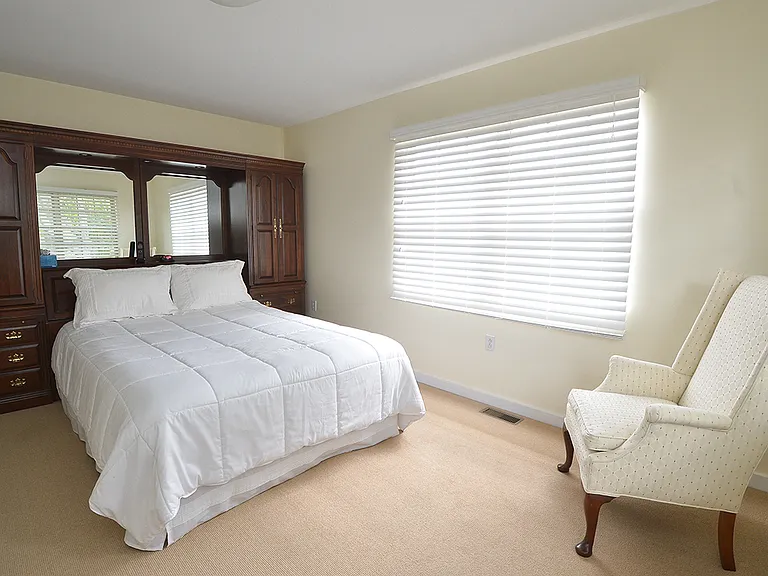 5695 Forbes Ave — Photo 9