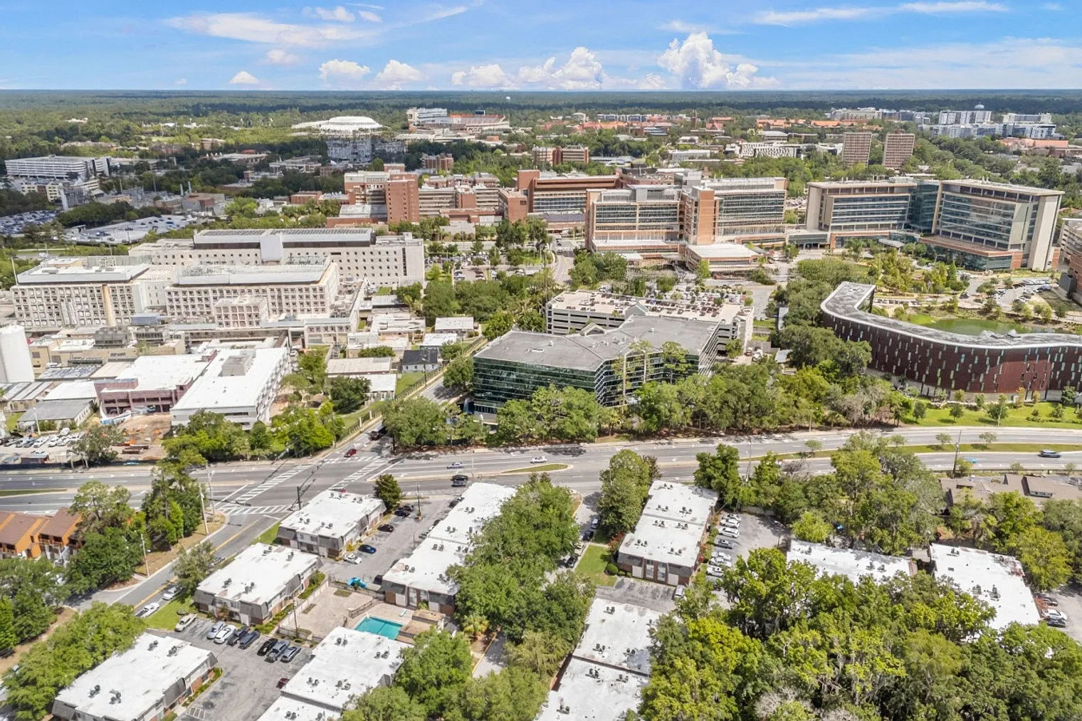 2 bed, 1.0 bath, $3,722 — Photo 2