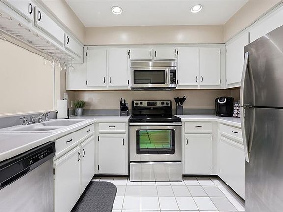 5th image of 4505 Guam St