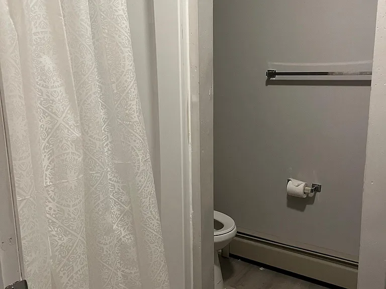 Full bathroom on main level