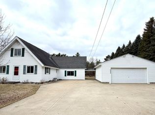 6455 N Geneva Rd, Coleman, MI 48618