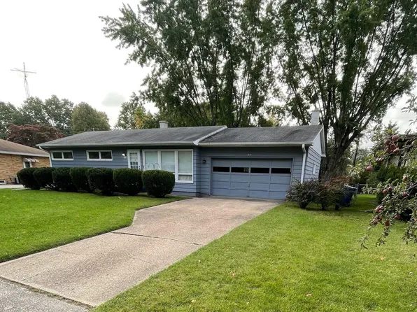 582 Waverly Dr, Benton Harbor, MI 49022