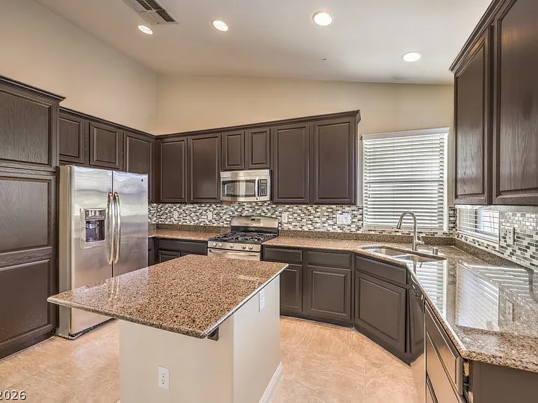 646 Ember Rock Ave — Photo 12