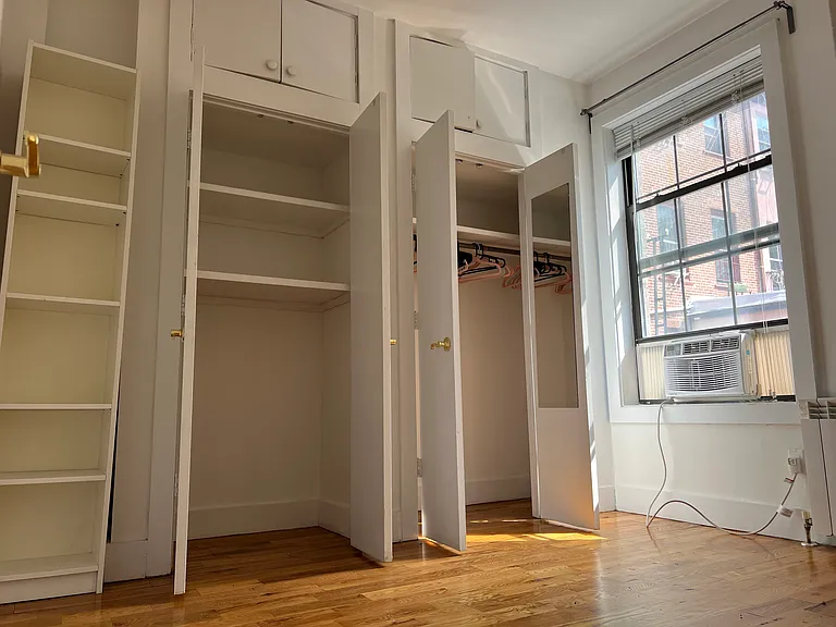 152 Franklin St #2R — Photo 4