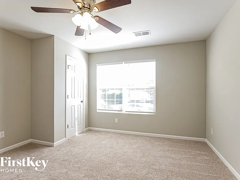 2301 Jacobs Ct — Photo 10