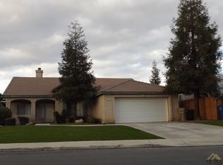8524 Harbor Club Dr, Bakersfield, CA 93312