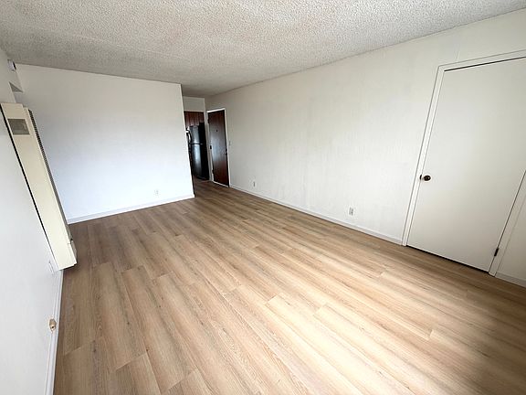 4th image of 814 Orchard Ave