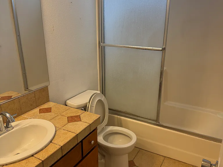 7478 Santa Ysabel Ave #E — Photo 11