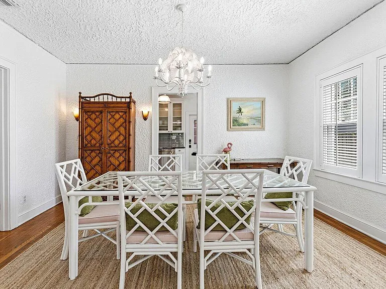 217 SE Coconut Ave — Photo 14