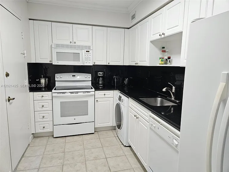 2501 S Ocean Dr #Penthouse 17 — Photo 6