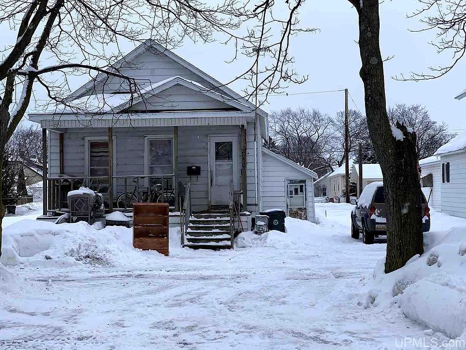 2nd image of 210 N 12th St