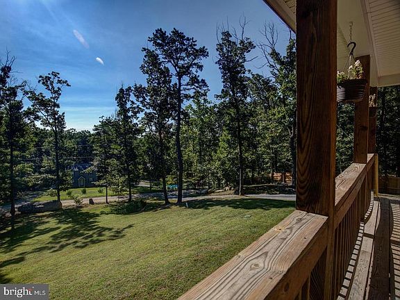 5th image of 807 Crow Dr