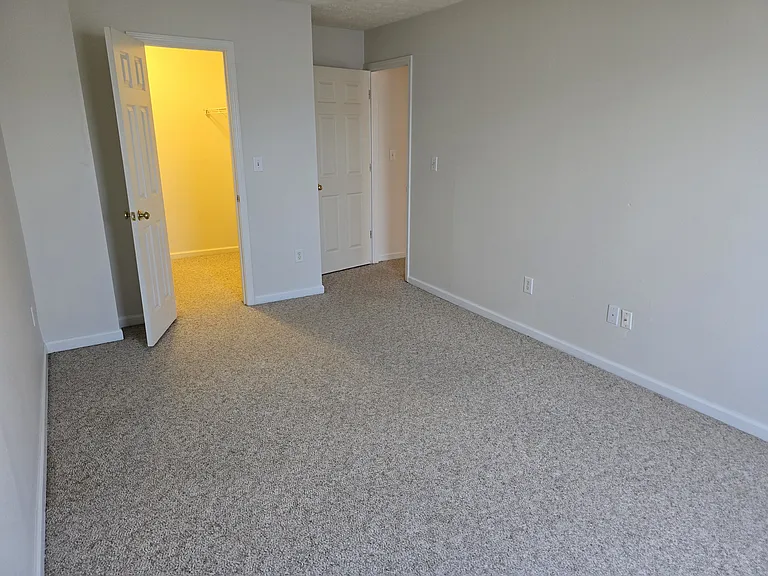 3327 Edison Dr — Photo 17