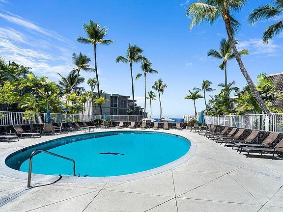 5th image of 75-6016 Alii Dr APT 339