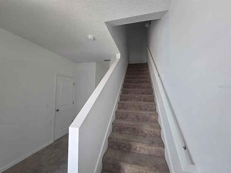 936 Grandin St — Photo 8
