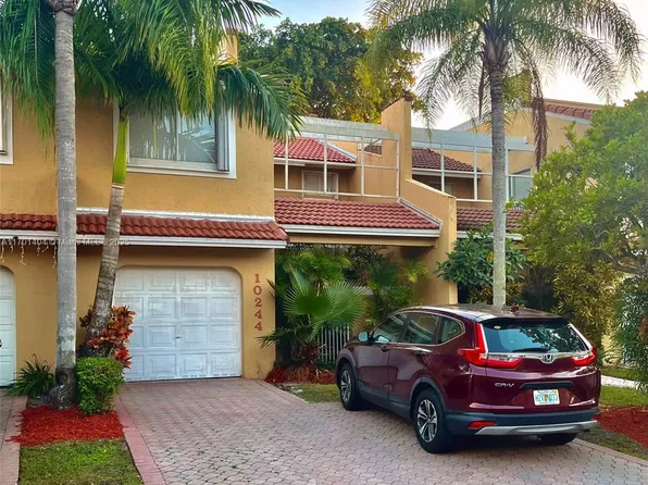 10244 NW 51st Ter, Doral, FL 33178