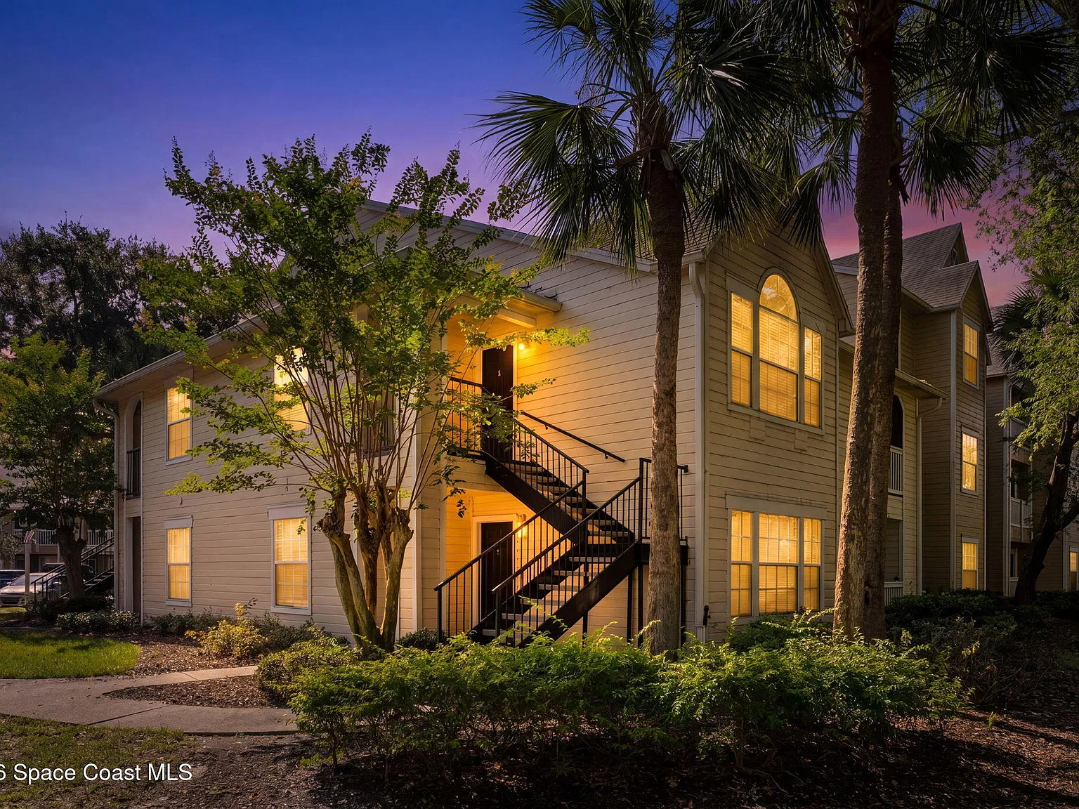 2 bed, 2.0 bath, 934 sqft, $2,200 — Photo 1
