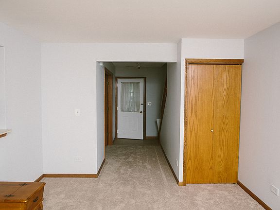 3rd image of 523 Newbury Dr