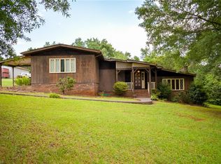 112 Balcony Ln, Mount Airy, NC 27030