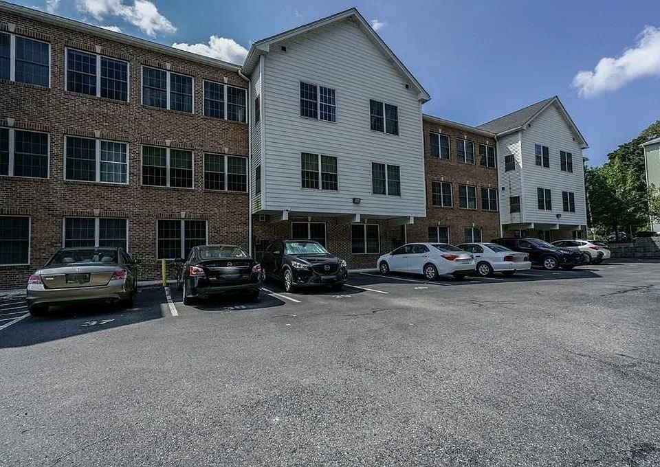 50 Adams St #309