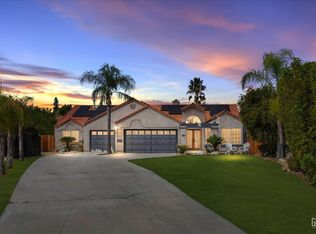 6100 Willow Grove Ln, Bakersfield, CA 93306