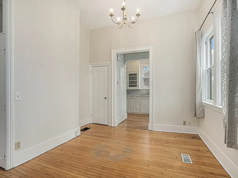 231 Paris Ave SE #4 — Photo 8