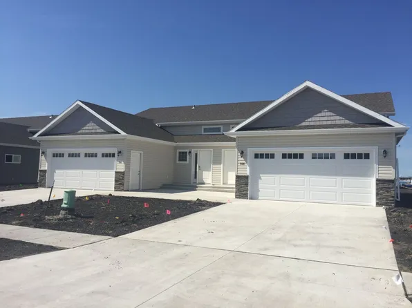 932 Eaglewood Ave, West Fargo, ND 58078
