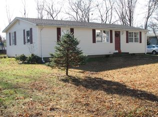 72 Sweet Ln, North Kingstown, RI 02852