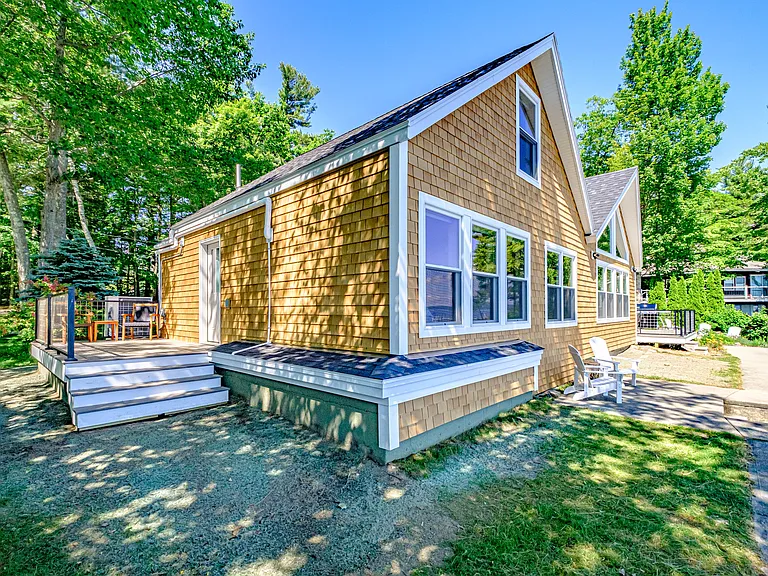 Hawkes Dr — Photo 48