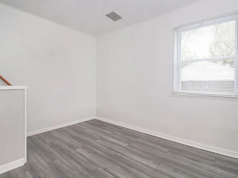 3822 W 133rd St — Photo 10