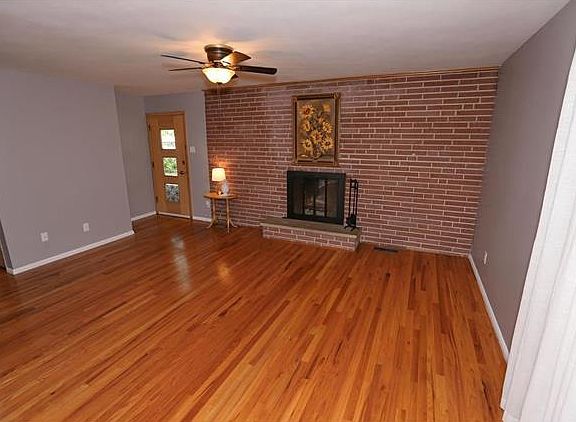 3rd image of 3331 Lansing Dr