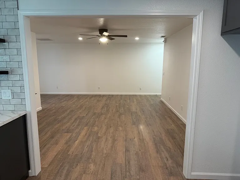 560 Edgewood Dr — Photo 10