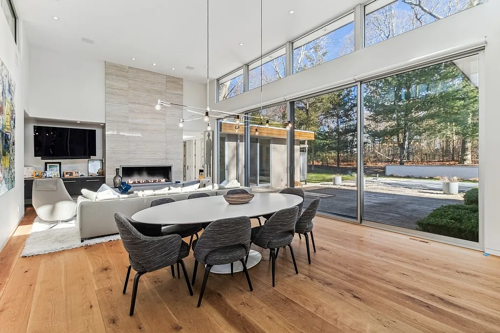Sag Harbor Modern-Pool & Privacy-Available — Photo 4