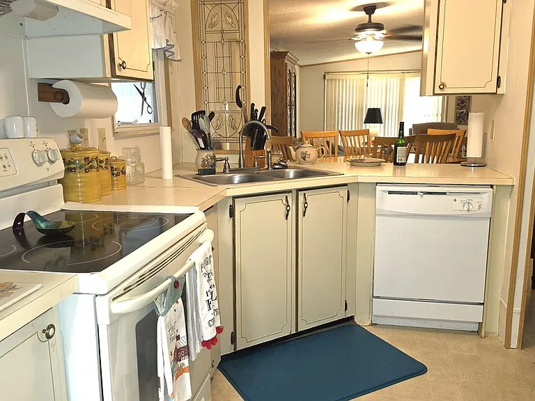 259 S Dolphin Cir — Photo 12
