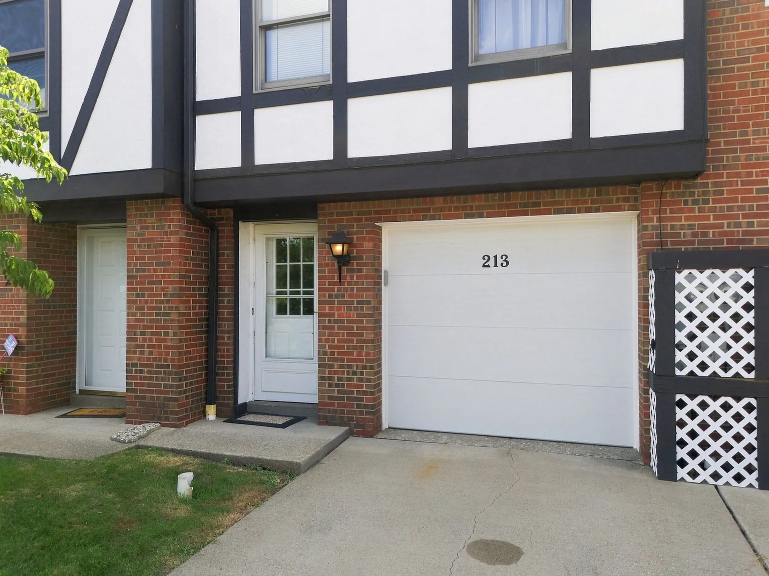 2 bed, 1.5 bath, 1136 sqft, $2,000 — Photo 3