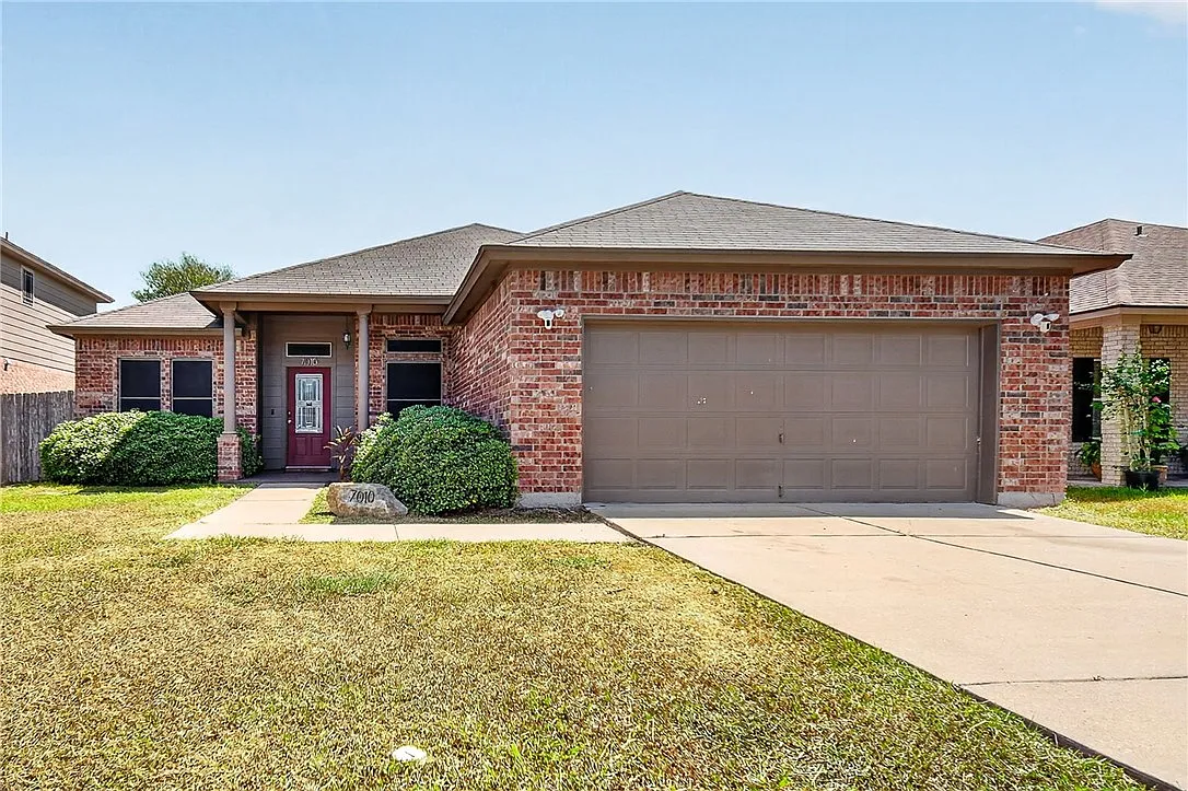 4 bed, 2038 sqft, $2,650 — Photo 1