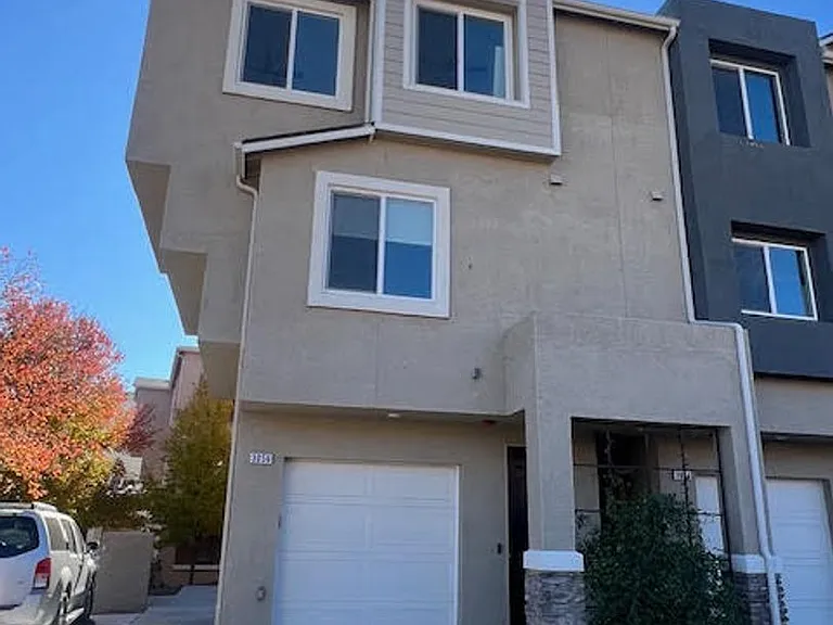 3056 Sterling Ridge Cir — Photo 1