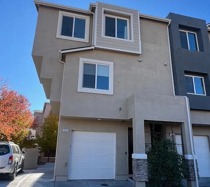 3056 Sterling Ridge Cir