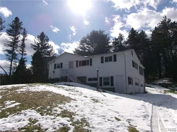 3225 Gracie Rd, Cortland, NY 13045